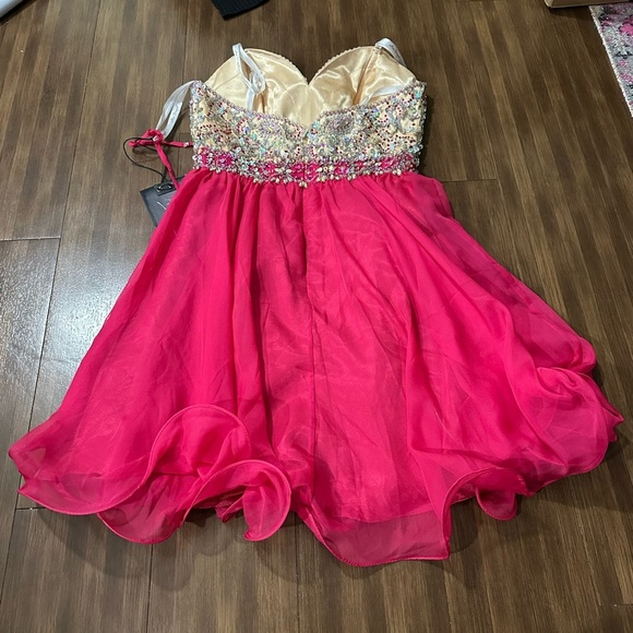 NWT Mac Duggal embellished short prom homecoming event dress 81928N fuschia sz 2 - Picture 7 of 10